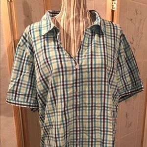 4X button down printed blouse